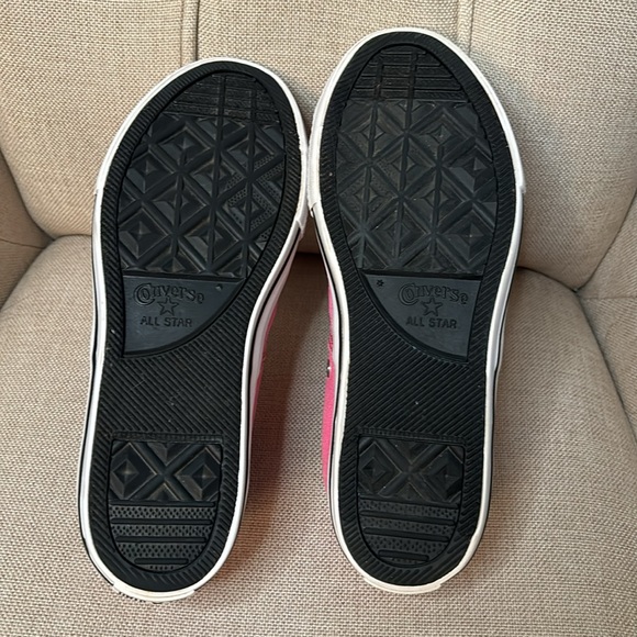 Pink Converse - Picture 7 of 7